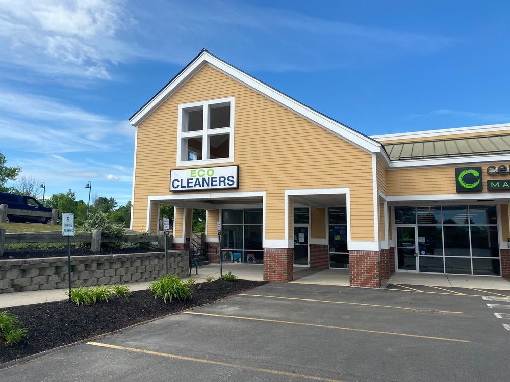 West Falmouth Crossing: 65 Gray Rd, Falmouth, ME 04105